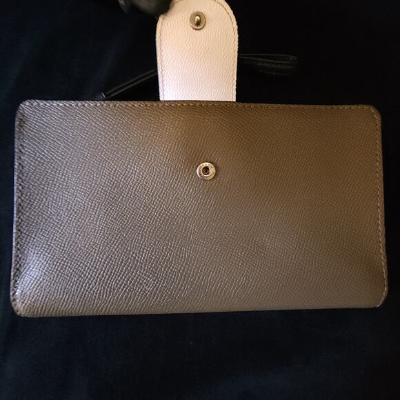 Coach Womens Crossgrain Leather Tech Phone Wallet Olive Green Wristlet - Picture 3 of 8